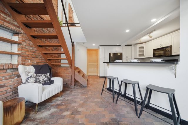 3 Medford St, Chelsea, MA 02150