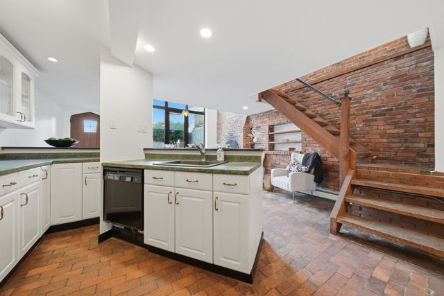 3 Medford St, Chelsea, MA 02150