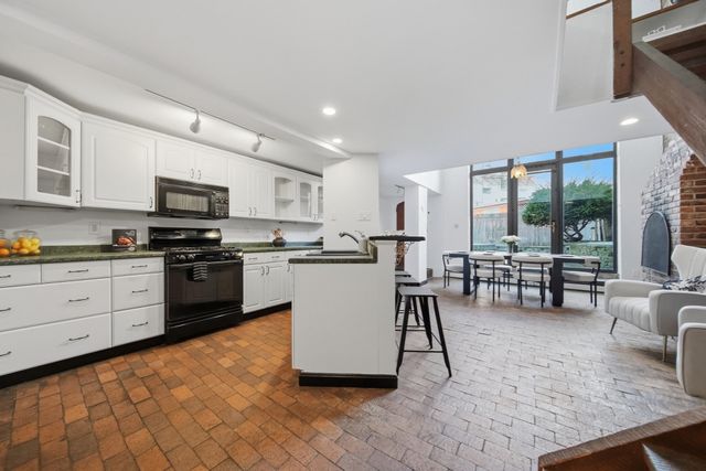 3 Medford St, Chelsea, MA 02150