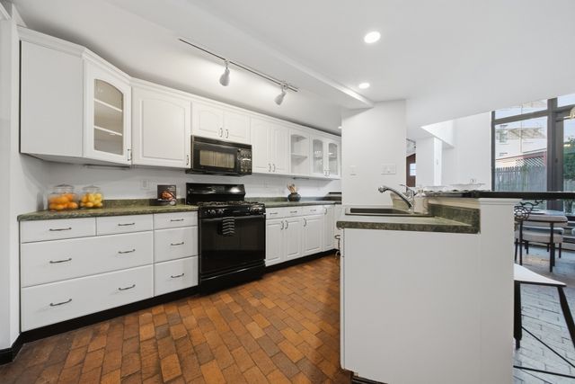 3 Medford St, Chelsea, MA 02150