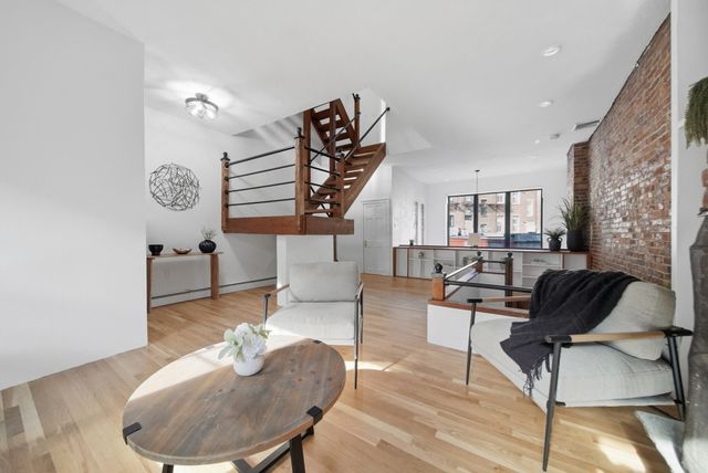 3 Medford St, Chelsea, MA 02150