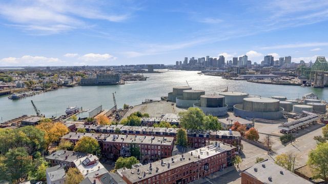 3 Medford St, Chelsea, MA 02150