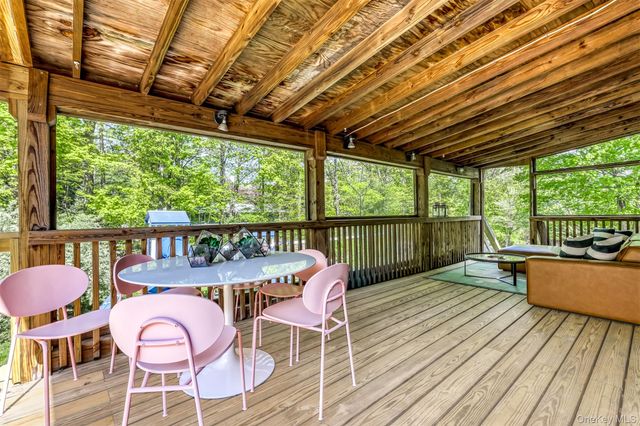 27 Hidden Valley Drive, Suffern, NY 10901