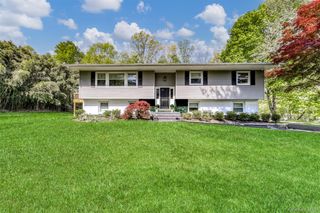 27 Hidden Valley Drive, Suffern, NY 10901