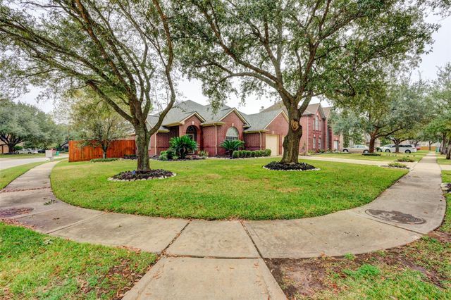 9022 Westwillow Drive, Houston, TX 77064