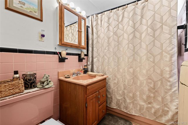 3214 Griswold Avenue, Bronx, NY 10465