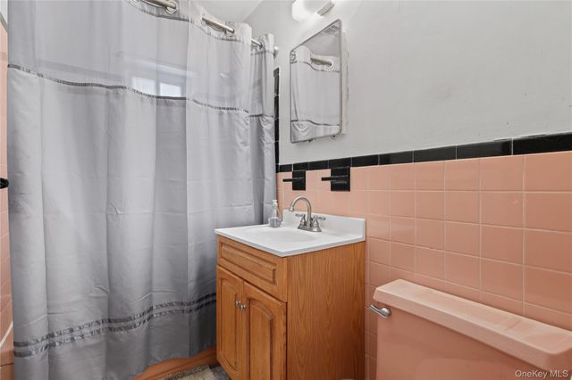 3214 Griswold Avenue, Bronx, NY 10465