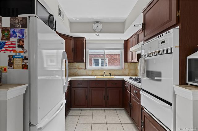 3214 Griswold Avenue, Bronx, NY 10465