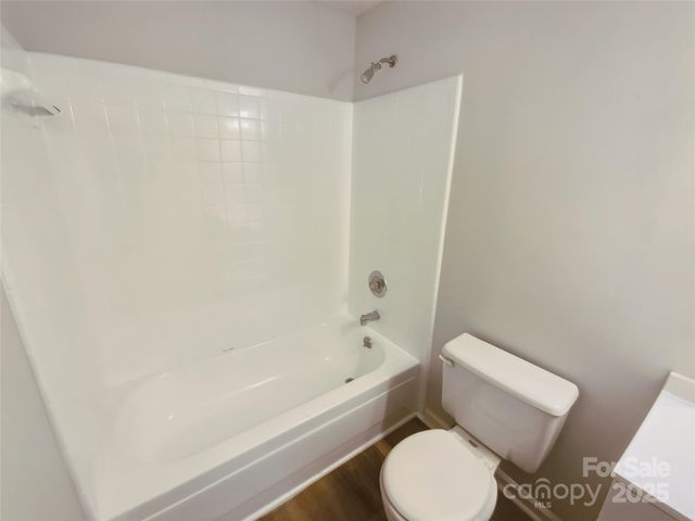 6041 Misty Way Lane, Charlotte, NC 28212