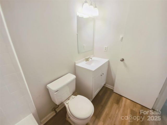 6041 Misty Way Lane, Charlotte, NC 28212