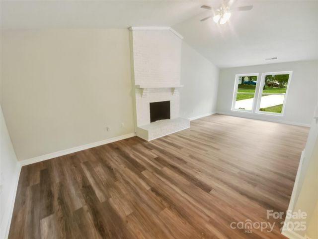 6041 Misty Way Lane, Charlotte, NC 28212