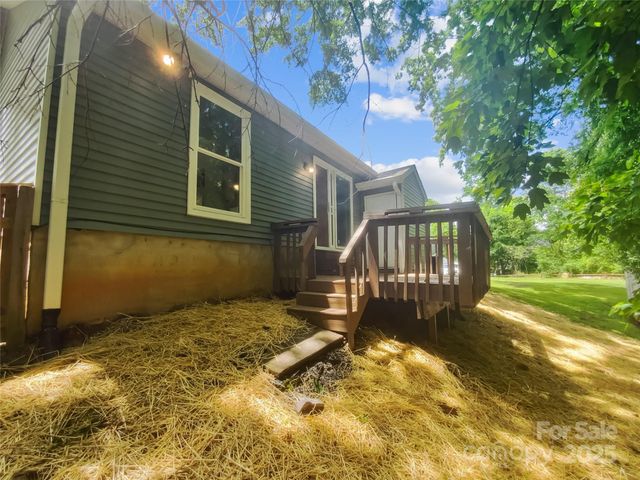 6041 Misty Way Lane, Charlotte, NC 28212