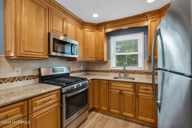 3 Randalls Drive, Toms River, NJ 08757