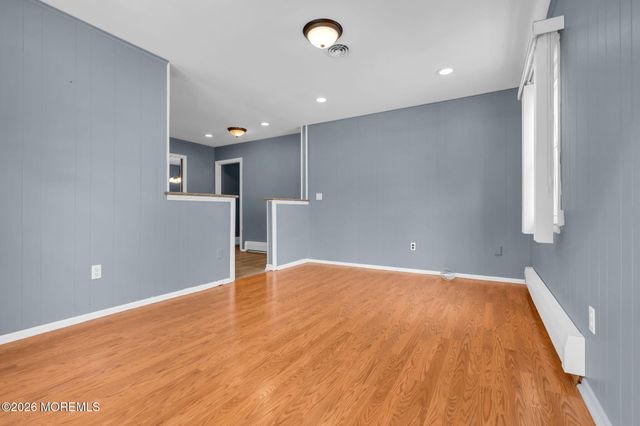 3 Randalls Drive, Toms River, NJ 08757