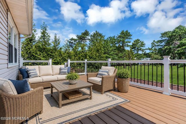 3 Randalls Drive, Toms River, NJ 08757