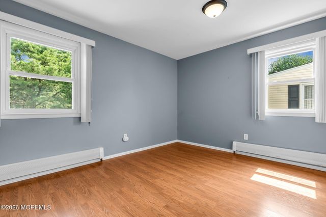 3 Randalls Drive, Toms River, NJ 08757