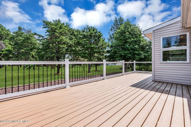 3 Randalls Drive, Toms River, NJ 08757