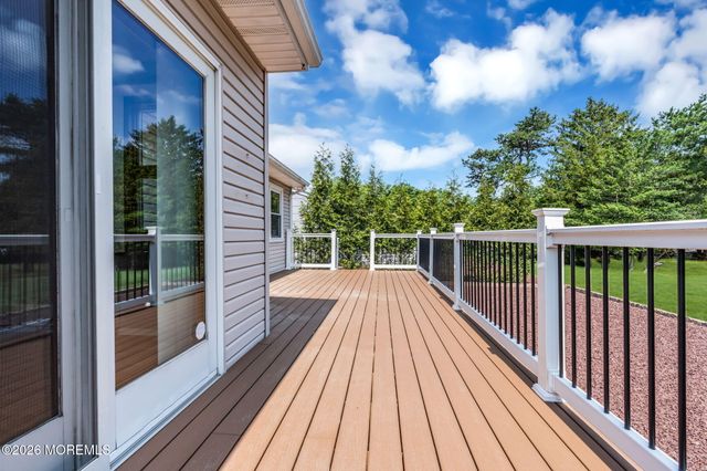 3 Randalls Drive, Toms River, NJ 08757