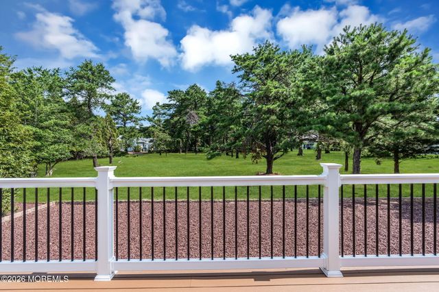3 Randalls Drive, Toms River, NJ 08757