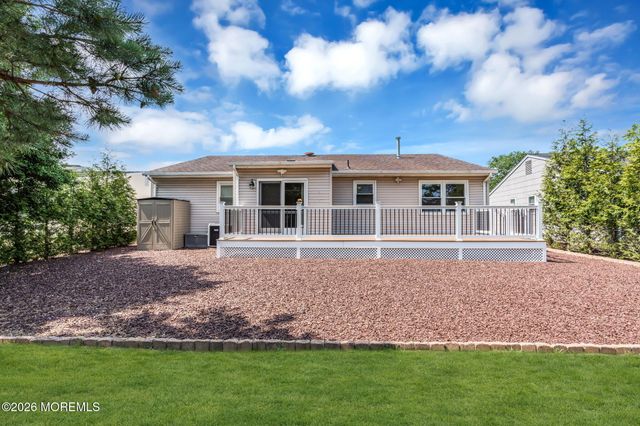 3 Randalls Drive, Toms River, NJ 08757