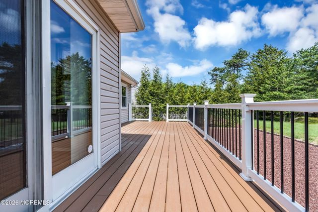 3 Randalls Drive, Toms River, NJ 08757