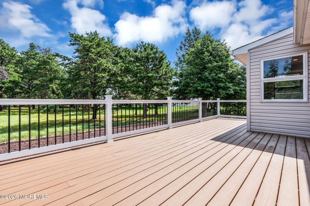 3 Randalls Drive, Toms River, NJ 08757