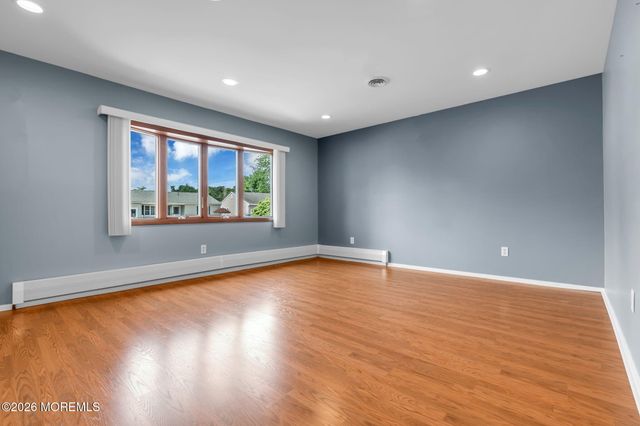 3 Randalls Drive, Toms River, NJ 08757