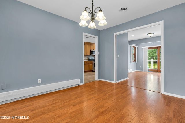 3 Randalls Drive, Toms River, NJ 08757