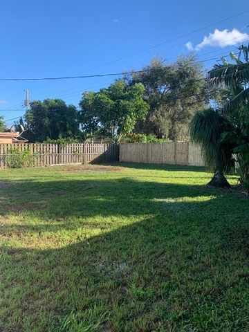 5672 Purdy Lane, West Palm Beach, FL 33415