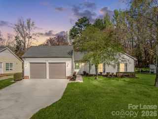 8242 Walnut Creek Lane, Charlotte, NC 28227