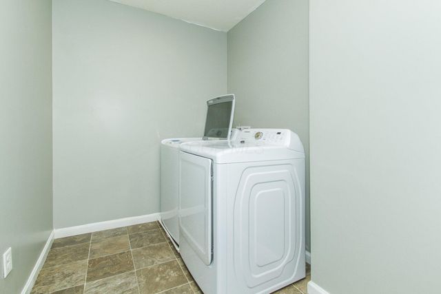 7541 Twisted Bark Drive, Canal Winchester, OH 43110