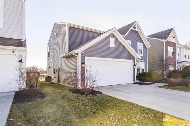 7541 Twisted Bark Drive, Canal Winchester, OH 43110
