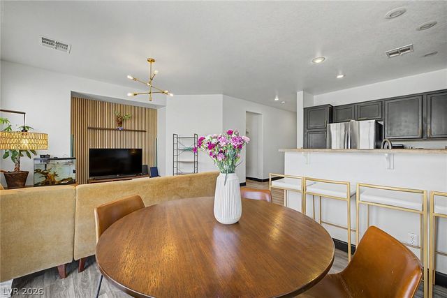 7252 Forest Village Avenue, Las Vegas, NV 89113