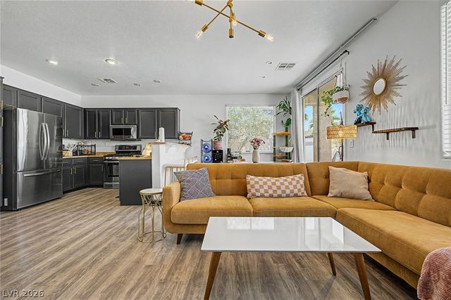7252 Forest Village Avenue, Las Vegas, NV 89113