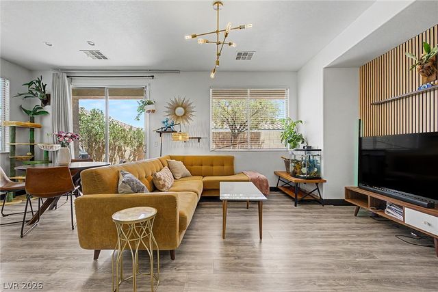 7252 Forest Village Avenue, Las Vegas, NV 89113