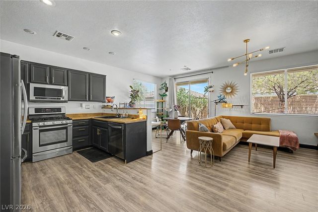 7252 Forest Village Avenue, Las Vegas, NV 89113
