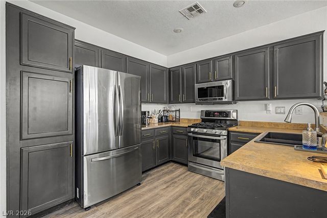 7252 Forest Village Avenue, Las Vegas, NV 89113