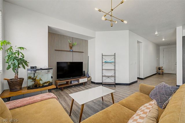 7252 Forest Village Avenue, Las Vegas, NV 89113