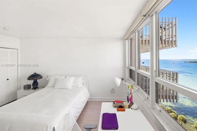 1 Grove Isle Dr A1102, Miami, FL 33133