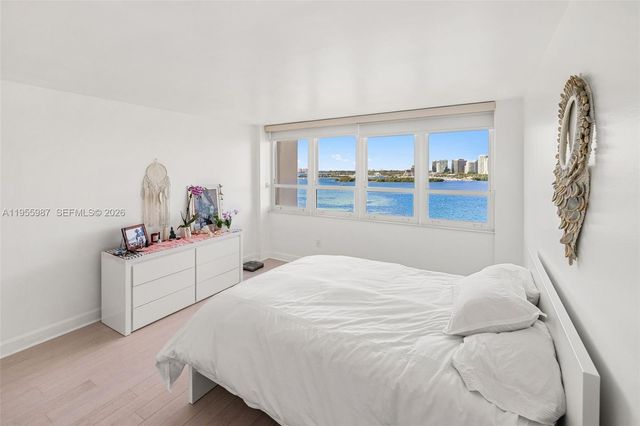 1 Grove Isle Dr A1102, Miami, FL 33133