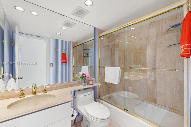 1 Grove Isle Dr A1102, Miami, FL 33133