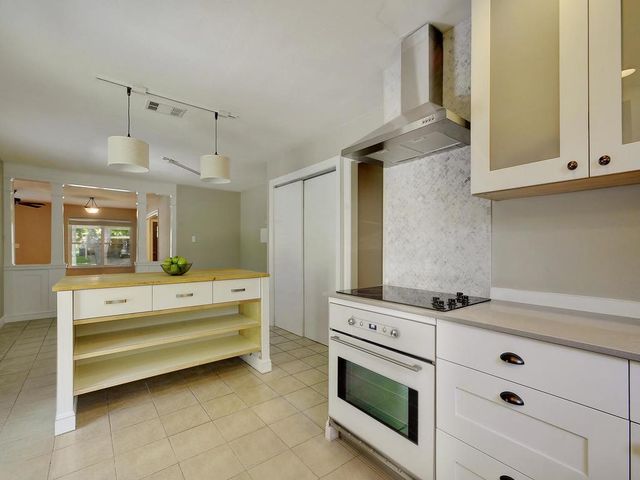 201 W Odell ST, Austin, TX 78752