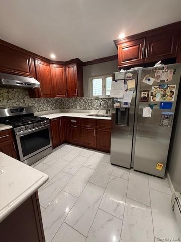 21 N Grove Street 2, Valley Stream, NY 11580