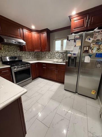 21 N Grove Street 2, Valley Stream, NY 11580