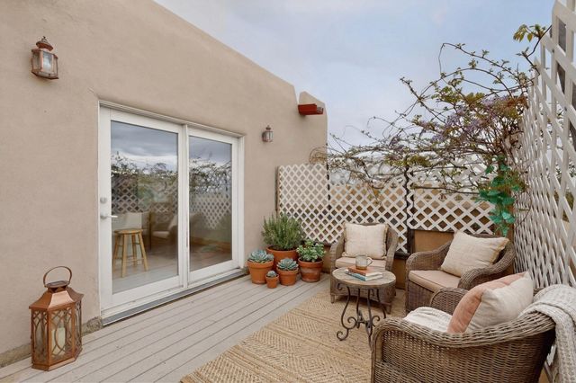 4377 Vuelta Dorado, Santa Fe, NM 87507