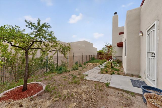 4377 Vuelta Dorado, Santa Fe, NM 87507