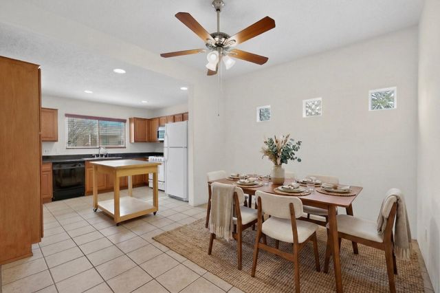 4377 Vuelta Dorado, Santa Fe, NM 87507
