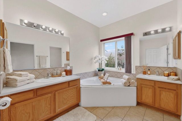 4377 Vuelta Dorado, Santa Fe, NM 87507