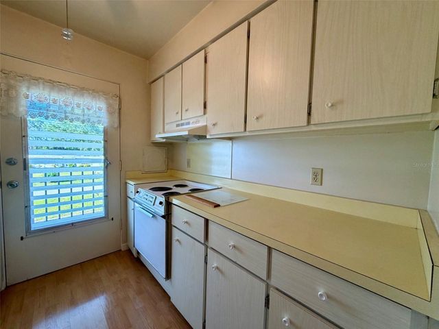 3900 ROXANE BOULEVARD 11B, Sarasota, FL 34235