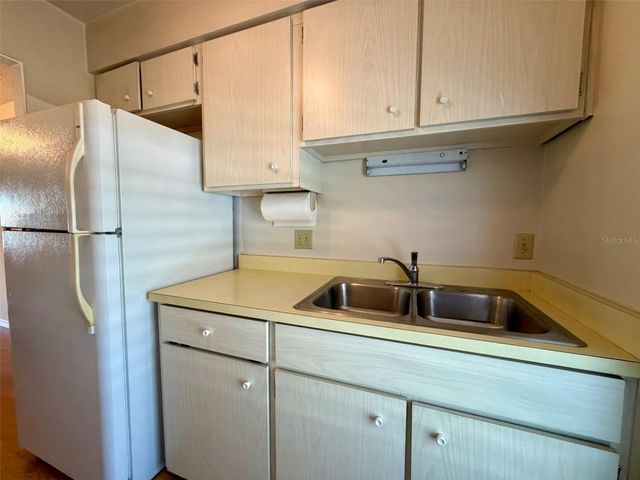 3900 ROXANE BOULEVARD 11B, Sarasota, FL 34235